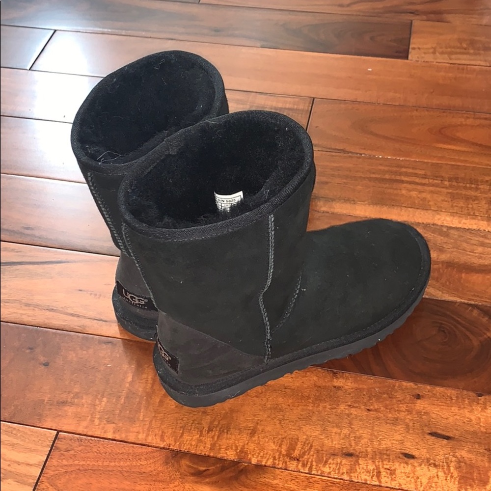 Used Uggs! Size 6 womens!